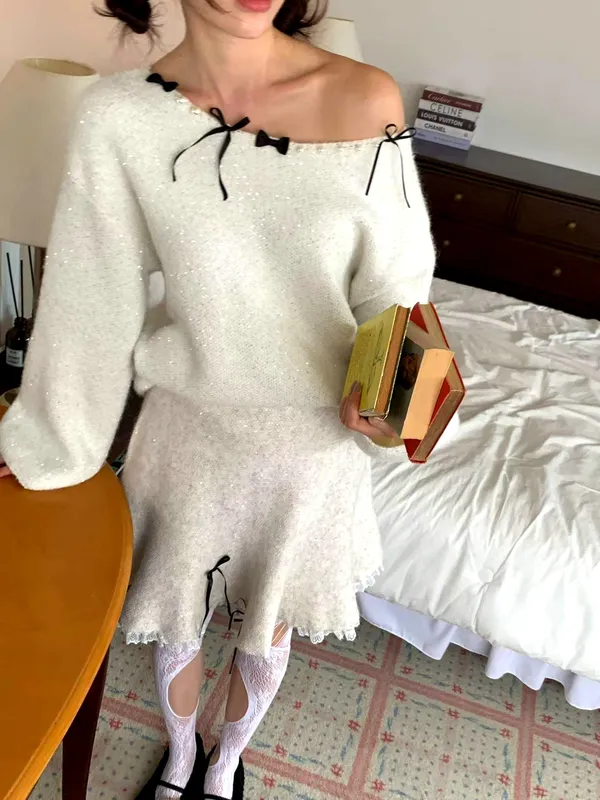 Stylish and Elegant Sweater, Warm and Comfortable for Fall and Winter Outfits