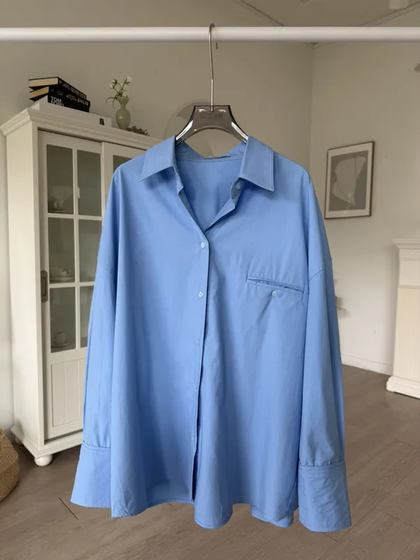 Fresh Blue Loose Shirt - Comfortable and Breathable, Perfect for Any Outfit