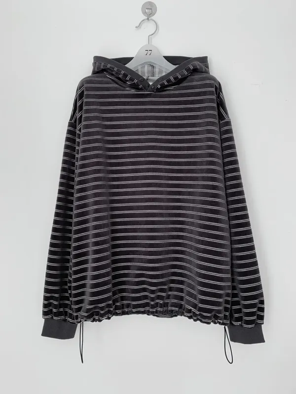 Stylish Striped Hoodie: Comfort Meets Casual Chic