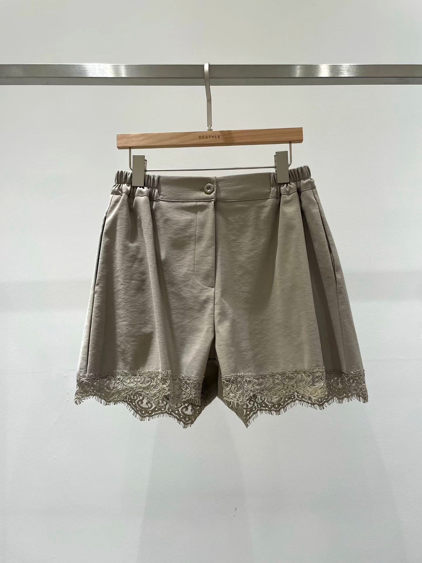 우아한 레이스 트림 여성 반바지, 패셔너블한 필수 아이템