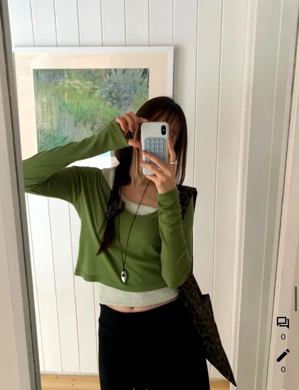 Fashionable Green Women's Top, Comfortable and Versatile