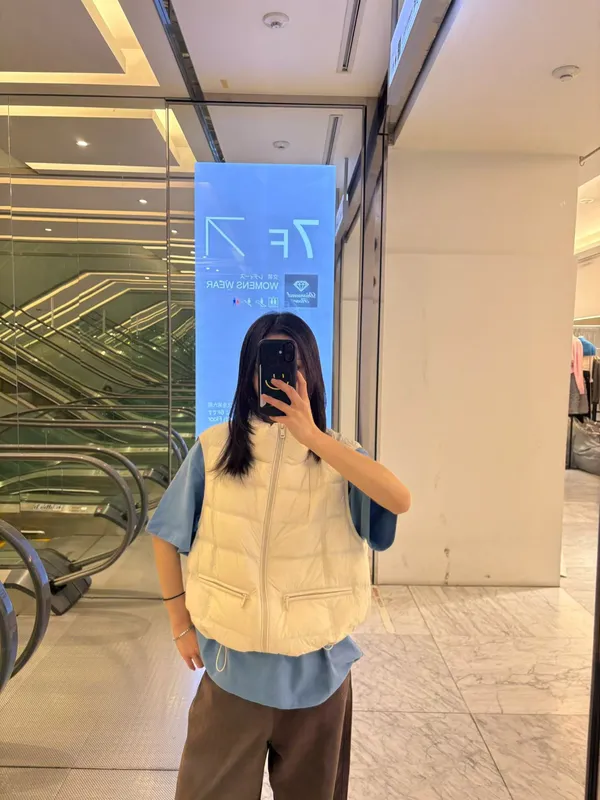 Fashion Women's Lightweight Vest Jacket - Perfect for Any Outfit