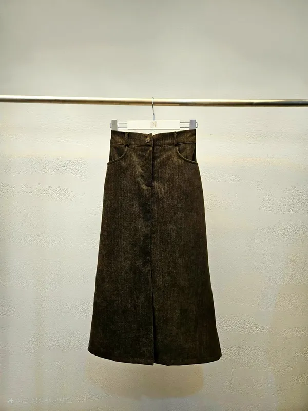 Elegant Versatile Women's Skirt to Showcase Unique Charm