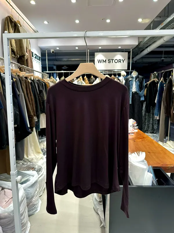 Stylish and Comfortable Women's Long Sleeve T-Shirt - Perfect for Everyday Wear