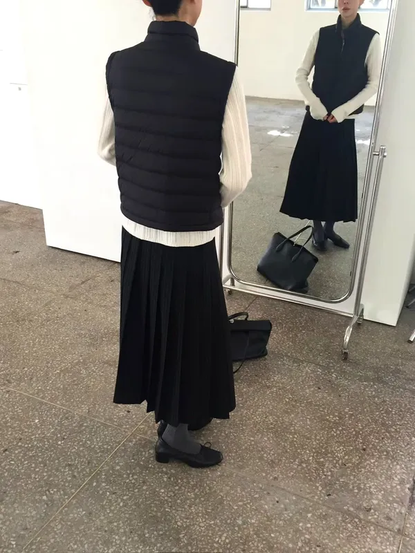 Fashion Women's Vest Jacket, Lightweight and Warm, Versatile Design