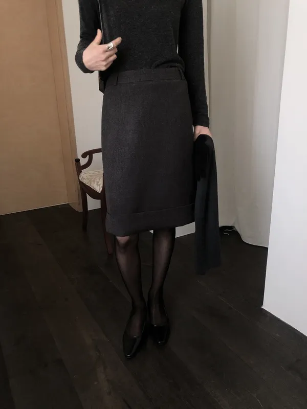 Elegant Slim Fit Midi Skirt, Classic Gray, Perfect for Office Wear