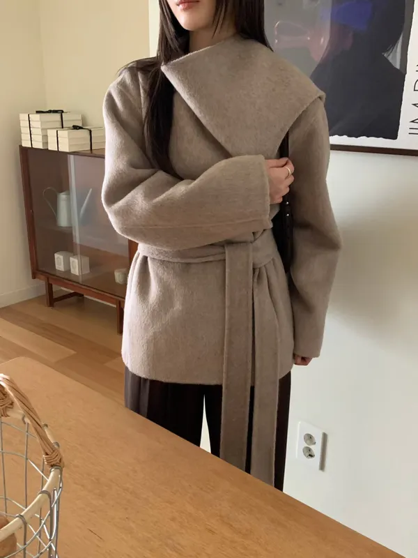 Elegant Women's Coat - Warm, Comfortable, and Fashionable