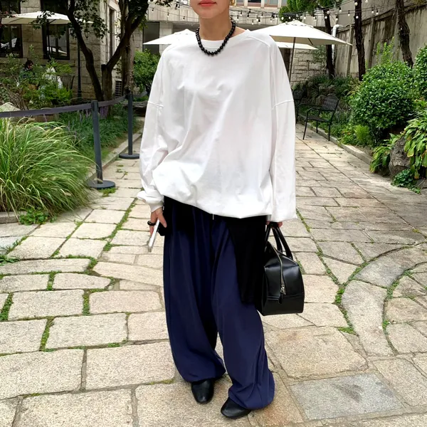 Minimalist Loose White Top, Comfortable and Versatile