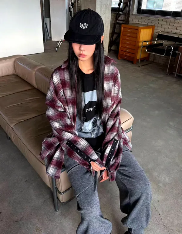 Stylish Casual Plaid Shirt - A Versatile Trendy Piece