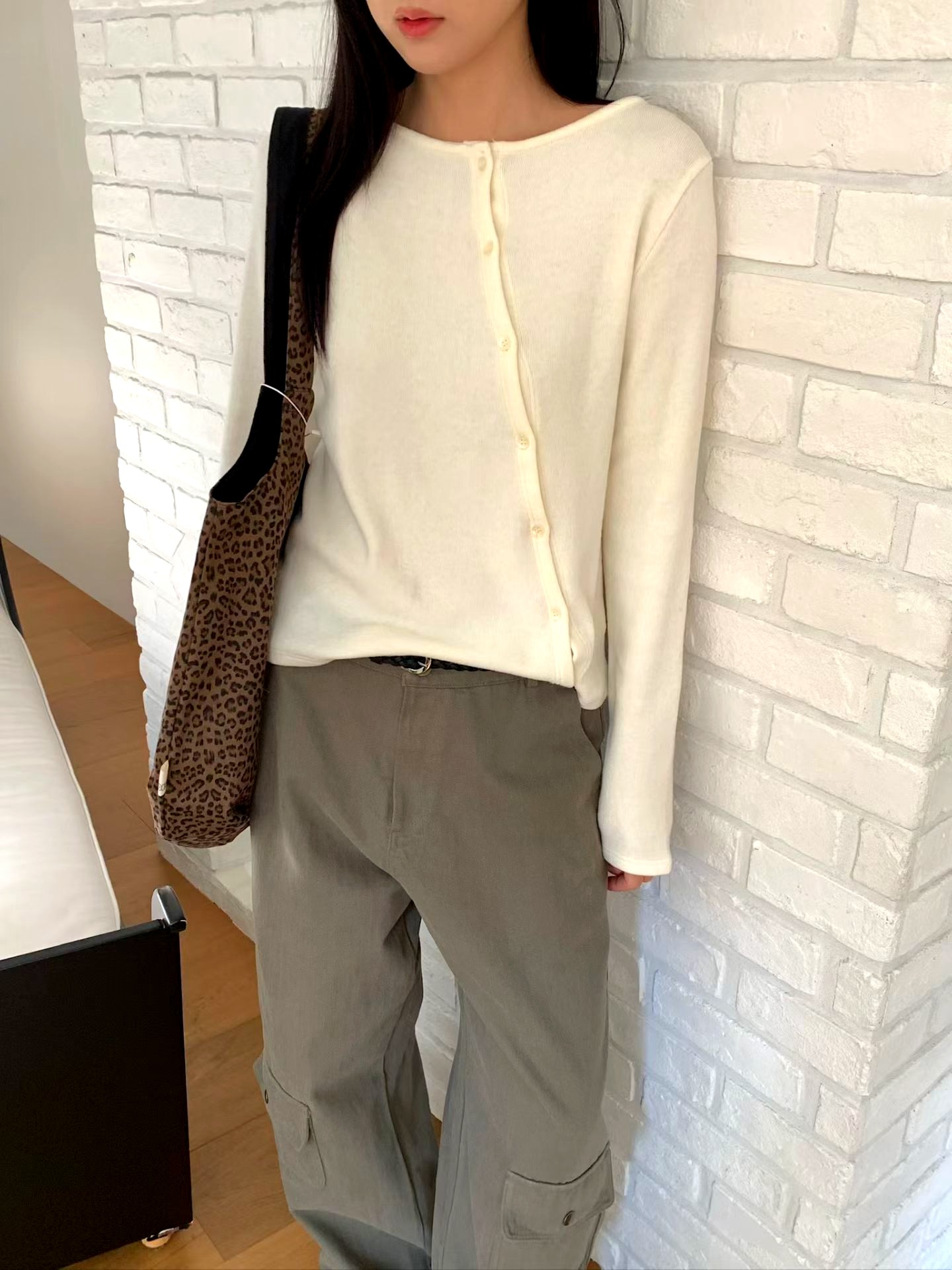 우아하고 심플한 여성 가디건, 편안하고 다재다능한