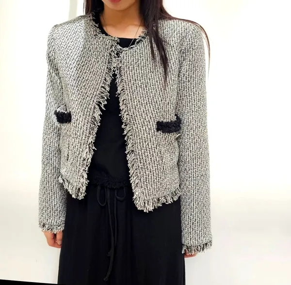 Stylish Spliced Women's Top - The Perfect Blend of Elegance and Personality