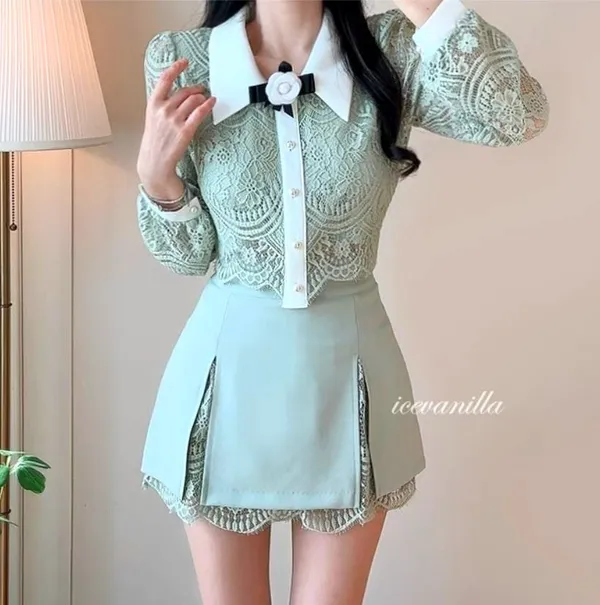 Elegant Lace Women's Top - Fashionable and Chic Style