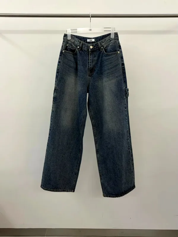 Trendy Loose Fit Jeans, Comfortable and Versatile to Showcase Your Unique Style
