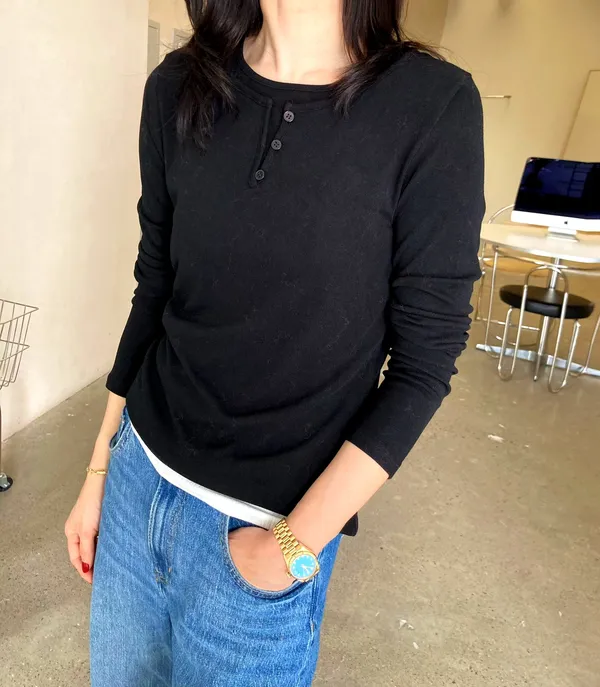 Classic Black Women's T-Shirt - Comfortable and Versatile