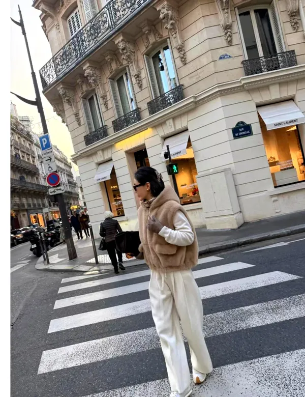 Stylish Women's Vest Jacket, Warm and Comfortable, Versatile Essential