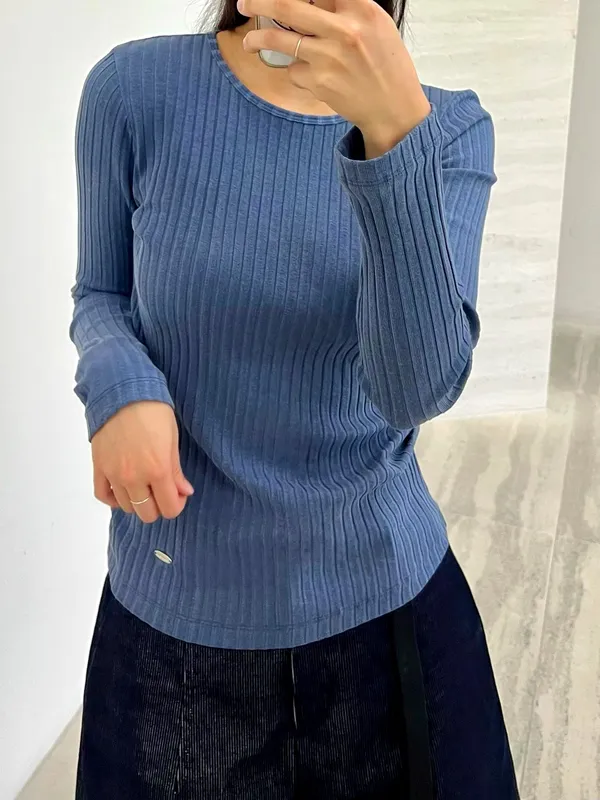 Stylish and Comfortable Long Sleeve Knit Top, Perfect for Any Occasion