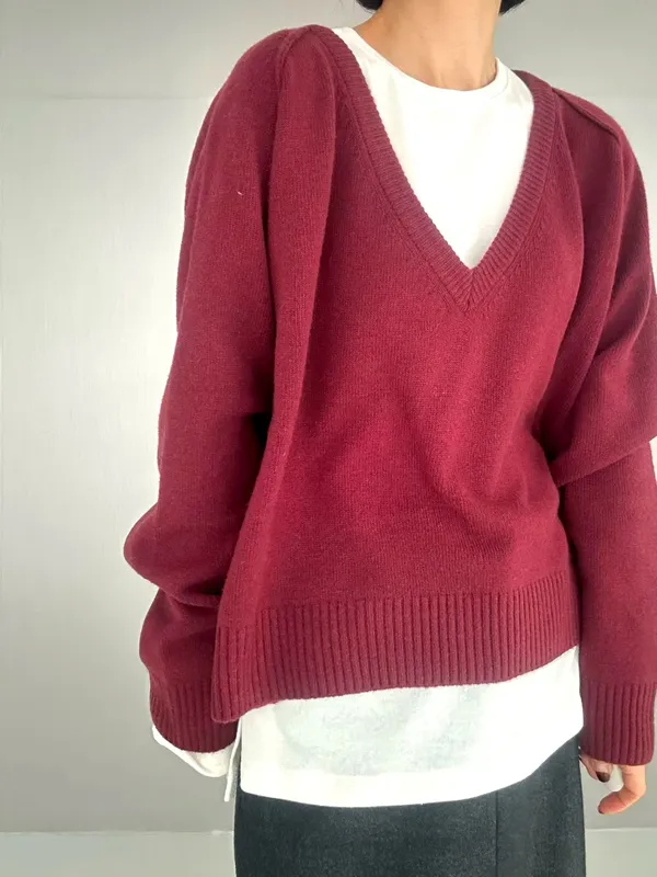 Fashionable V-Neck Sweater, Warm and Comfortable, Perfect for Fall and Winter