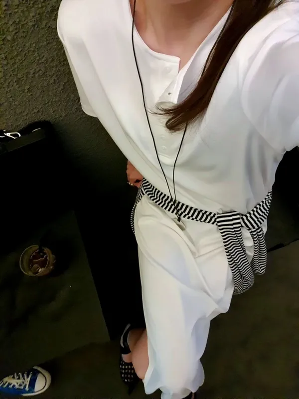 Minimalist Style Women's Short Sleeve Top, Comfortable and Breathable