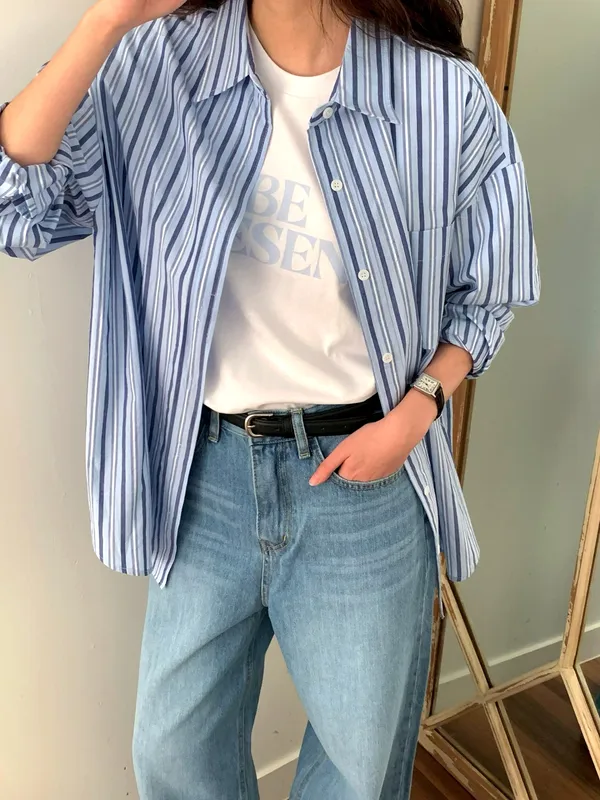 Stylish Striped Women's Top - Effortlessly Matches Various Styles