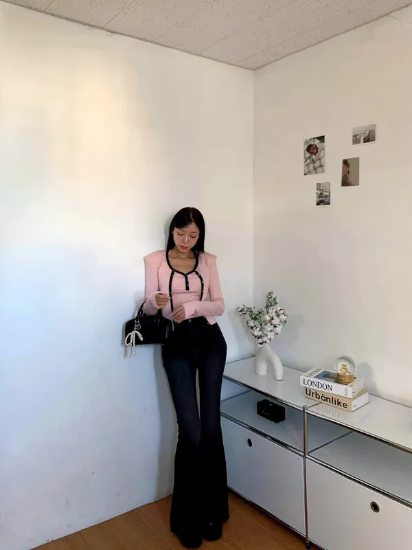 Stylish Women's Outfit Set - Elegant and Perfectly Matched