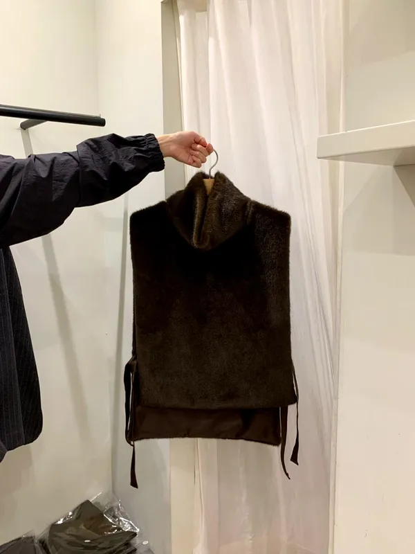 Stylish Women's Outer Vest, Elegant and Warm