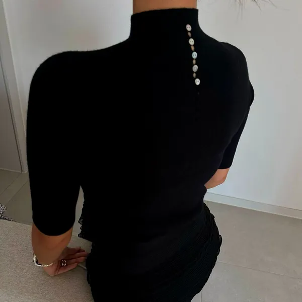 Stylish Black Turtleneck Women's Top with Elegant Slim Fit Design