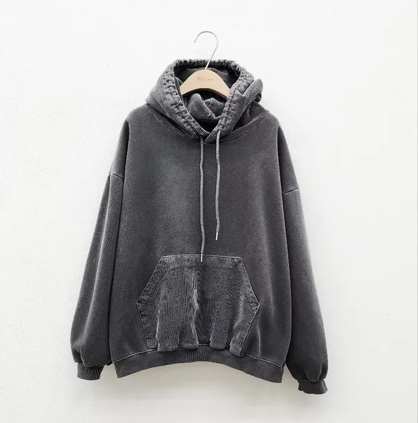 Stylish Loose Grey Hoodie for a Comfortable Casual Look
