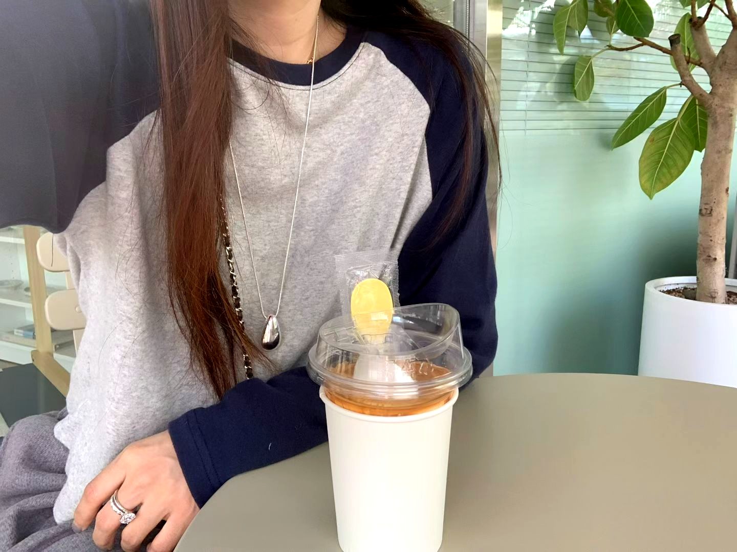 패셔너블한 캐주얼 여성 티셔츠, 편안하고 다재다능
