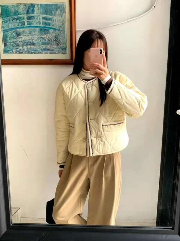 Stylish and Minimalist Women's Cotton Jacket - Warm and Comfortable for Fall and Winter