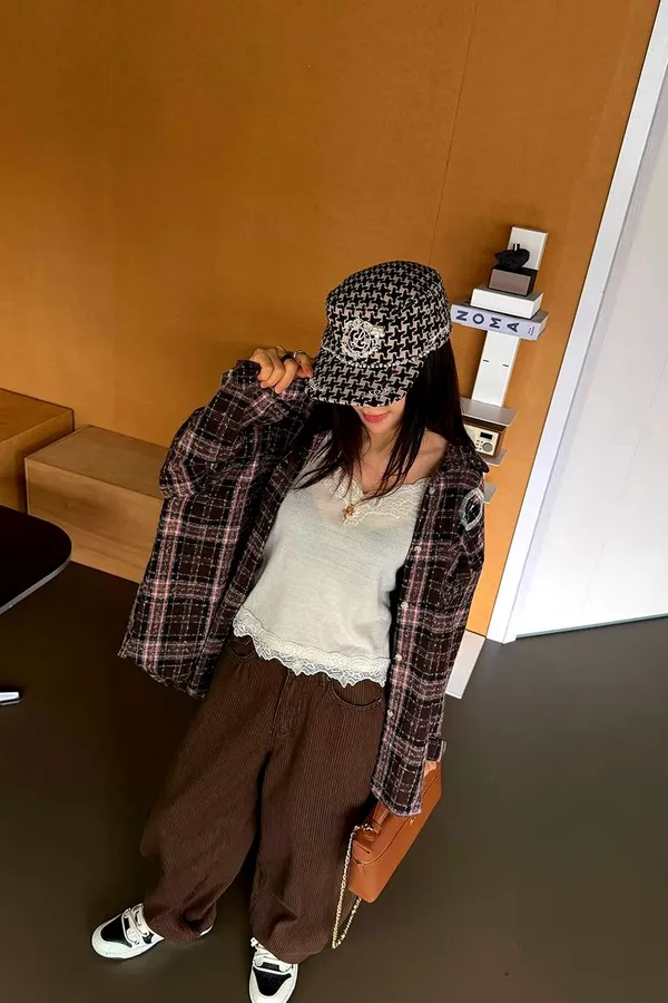 Stylish Women's Jacket with Plaid Design, Versatile and Casual