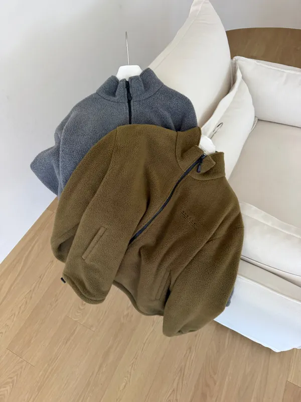 Stylish and Comfortable Fleece Jacket for Autumn and Winter