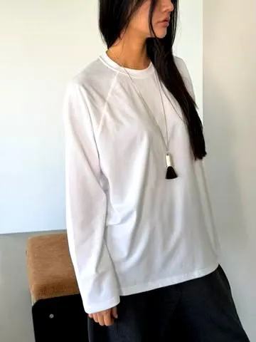 Minimalist Long Sleeve T-Shirt, Comfortable and Breathable, A Wardrobe Essential