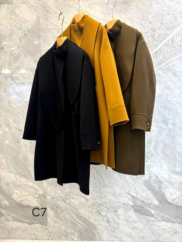 Stylish Women's Coat - Elegant, Comfortable, and Warm