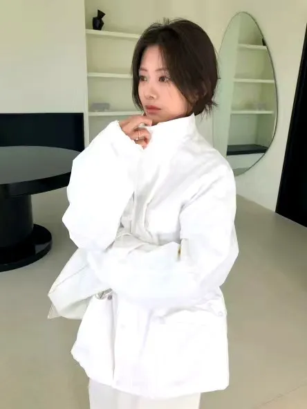 เสื้อโค้ตแฟชั่นผู้หญิง - สวยงามและเข้ากันได้ดีสำหรับฤดูใบไม้ผลิและฤดูใบไม้ร่วง
