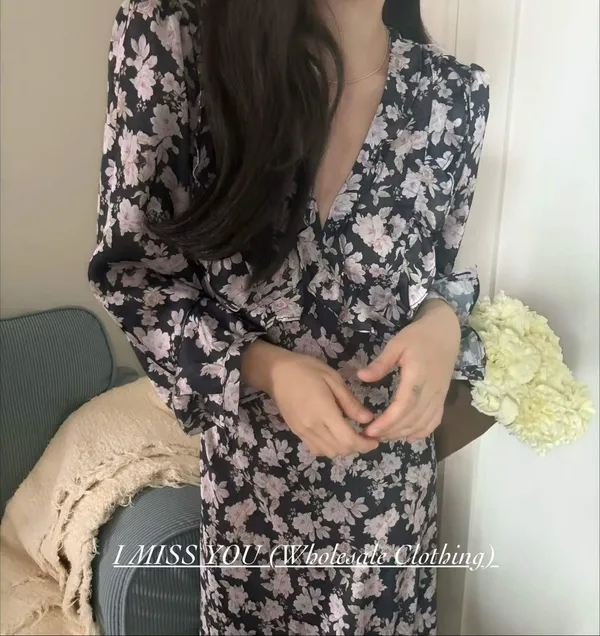 Elegant Floral Printed Dress, Showcasing Feminine Charm