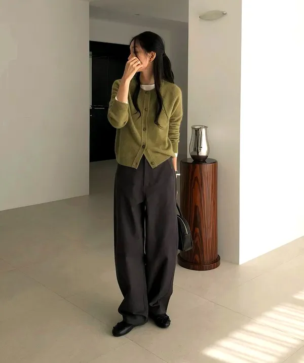 Sweater Wanita Bergaya Minimalis, Lembut dan Selesa, Padanan Sempurna