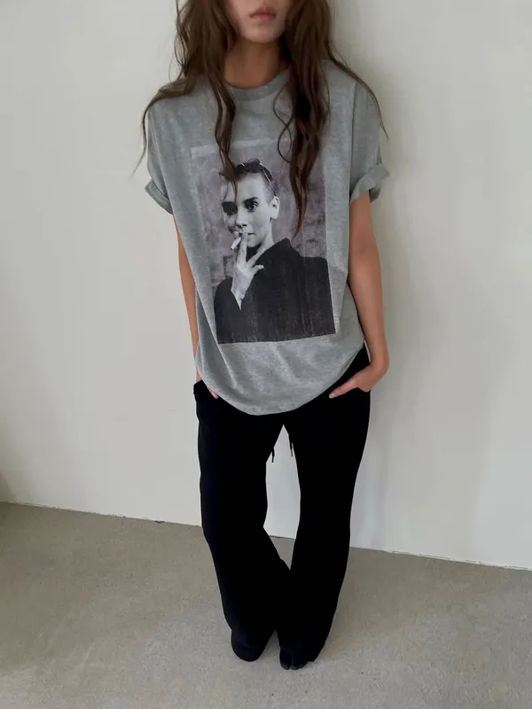 Trendy Loose Fit T-Shirt with Unique Print - A Must-Have for Casual Style