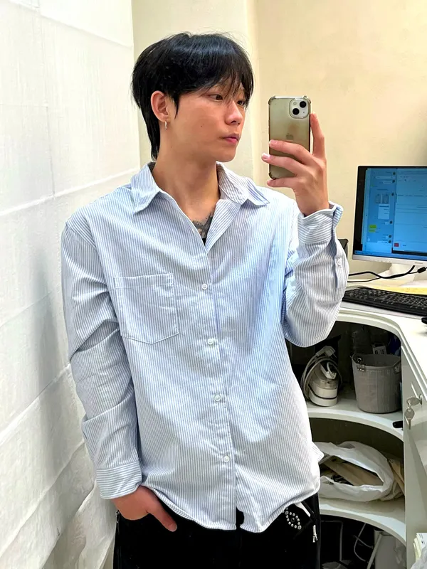 Stylish Striped Men's Shirt - Comfortable and Breathable for Any Occasion