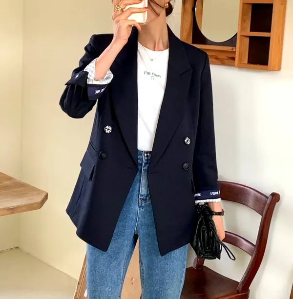 Stylish Women's Blazer Jacket - Elegant and Versatile for Any Occasion