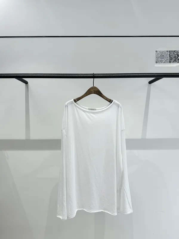 Versatile White Long Sleeve T-Shirt - Comfortable and Breathable