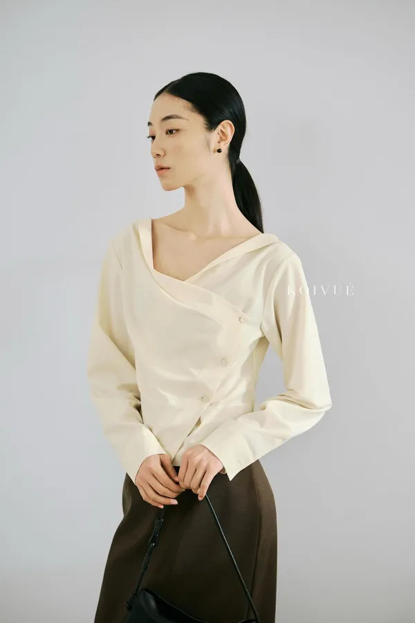 Elegant and Minimalist Women's Top with Comfortable Breathable Design