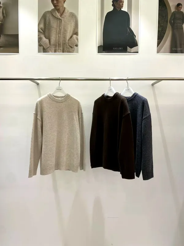 Simple and Comfortable Women's Top, Elegant and Fashionable