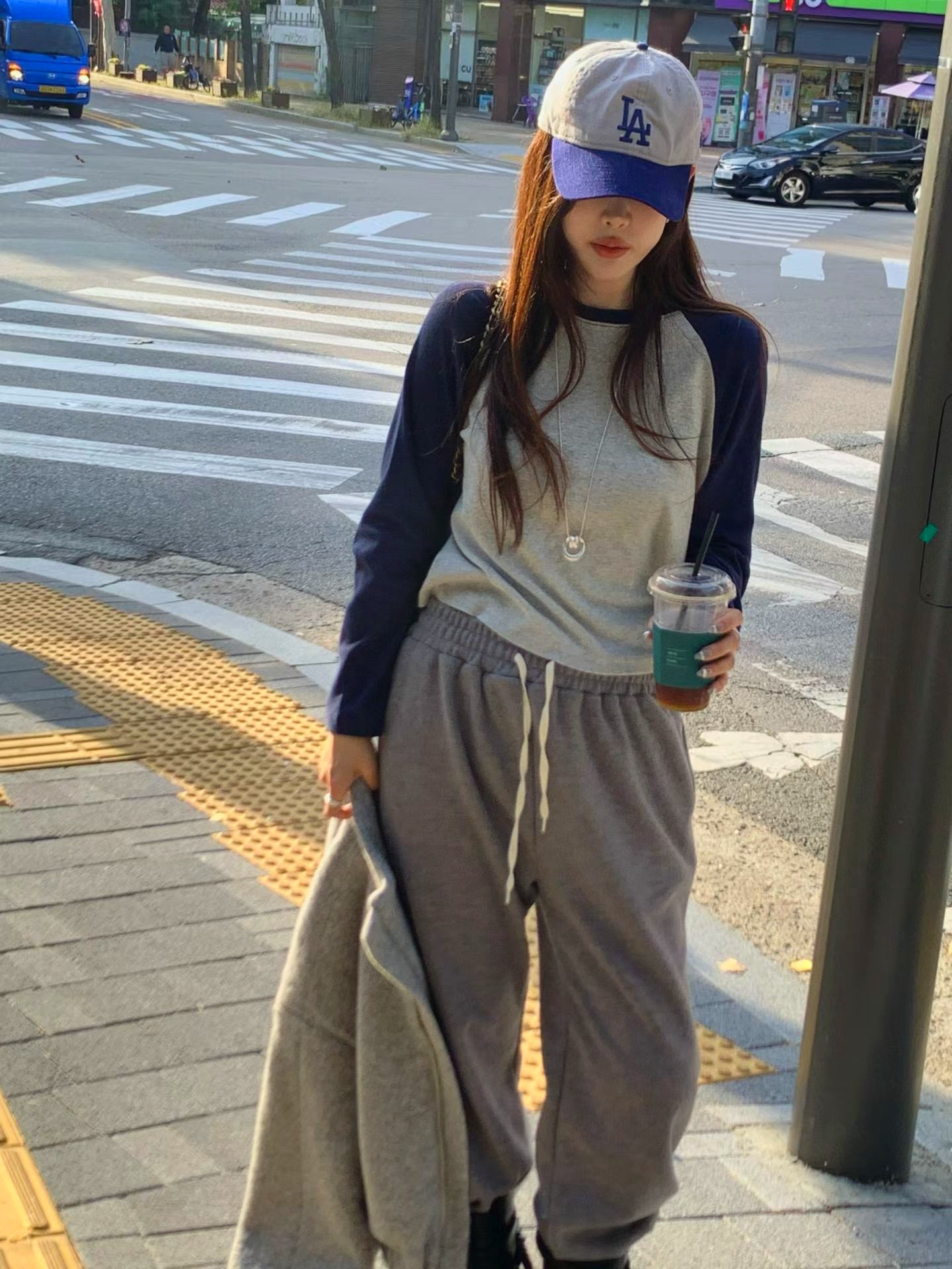 스타일리시 캐주얼 여성 티셔츠 - 편안하고 다재다능한 일상 착용