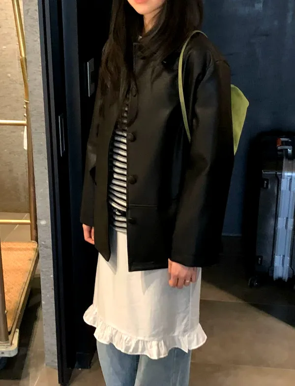 Stylish Black Women's Jacket, Perfect for Spring and Autumn