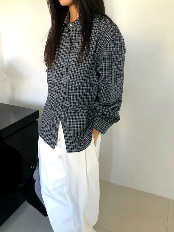 Stylish Plaid Shirt - Effortlessly Elegant and Versatile