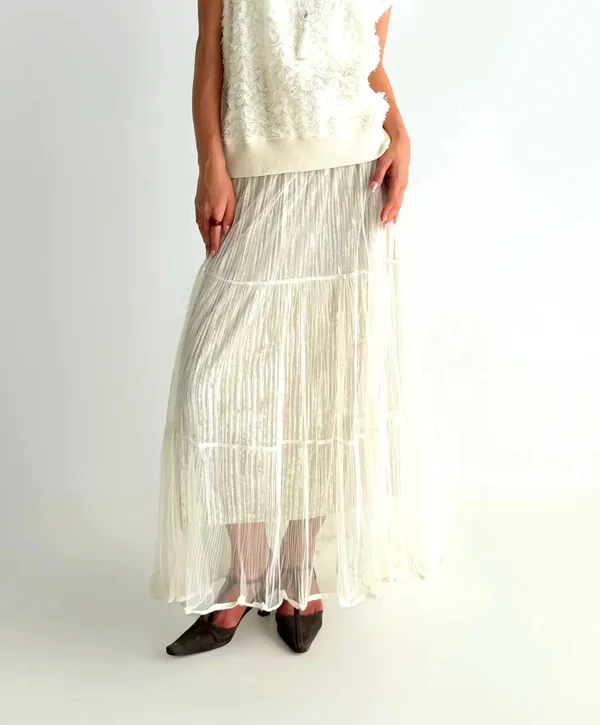 Lightweight and Flowing Women's Long Skirt, Showcasing Elegant Charm