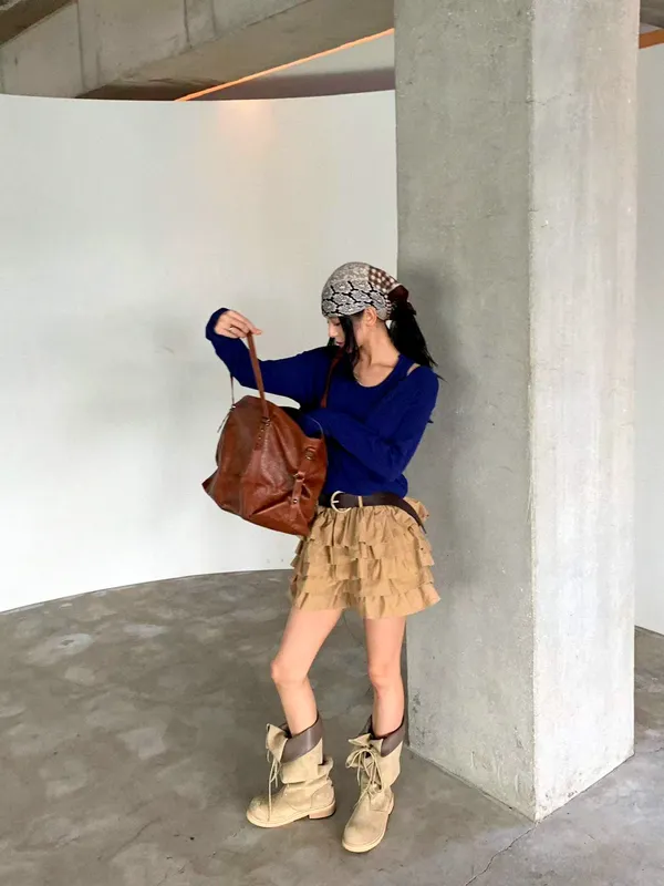 Áo Thun Xanh Dương Thời Trang, Thoải Mái và Đa Dạng