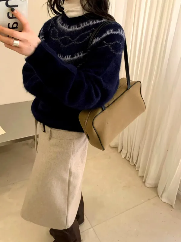 Elegant Knit Top for Women, Warm and Comfortable, Perfect for Pairing