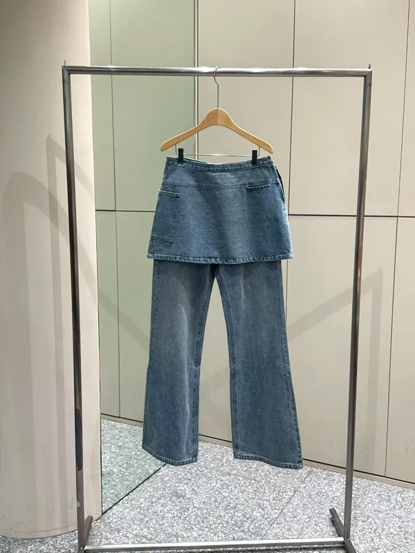 Stylish Loose-Fit Denim Jeans, Comfortable and Versatile to Showcase Your Unique Style