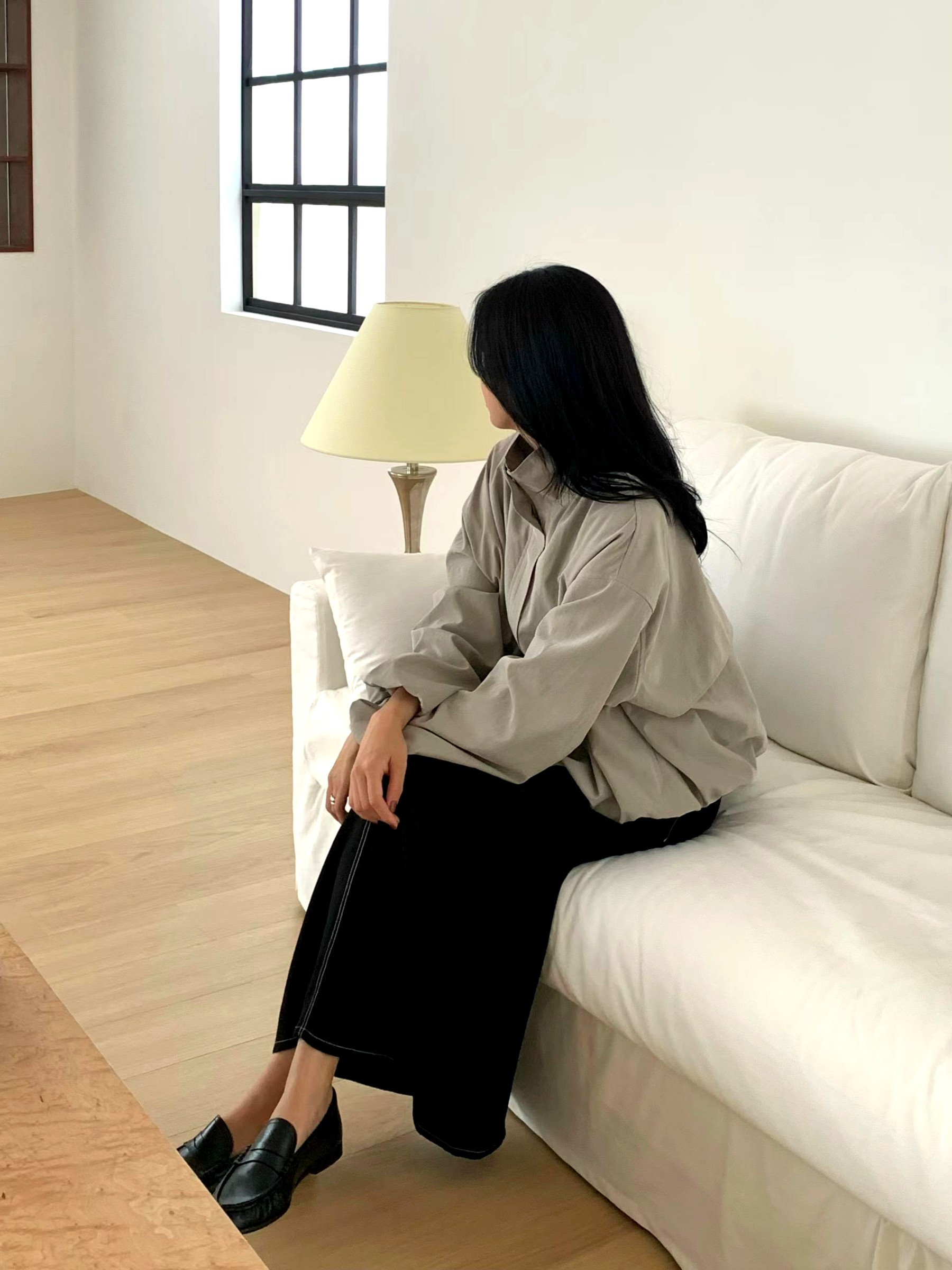 스타일리시하고 미니멀한 여성 재킷 - 편안하고 다재다능